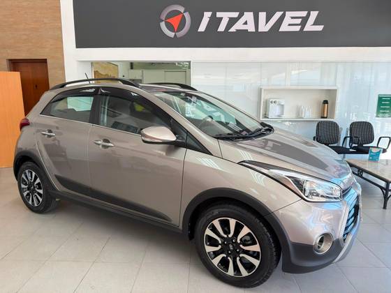HYUNDAI HB20X 1.6 16V PREMIUM FLEX 4P AUTOMÁTICO HYUNDAI HB20X 1.6 16V PREMIUM FLEX 4P AUTOMÁTICO